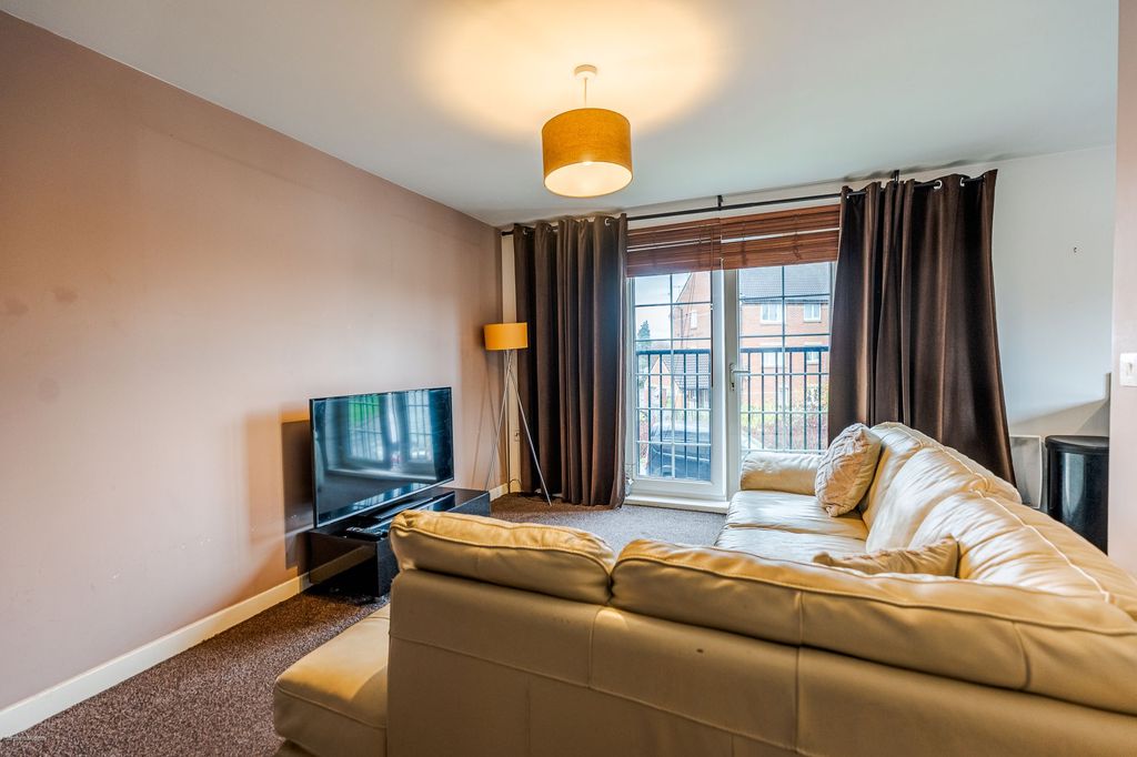 Property photo 2 of 11