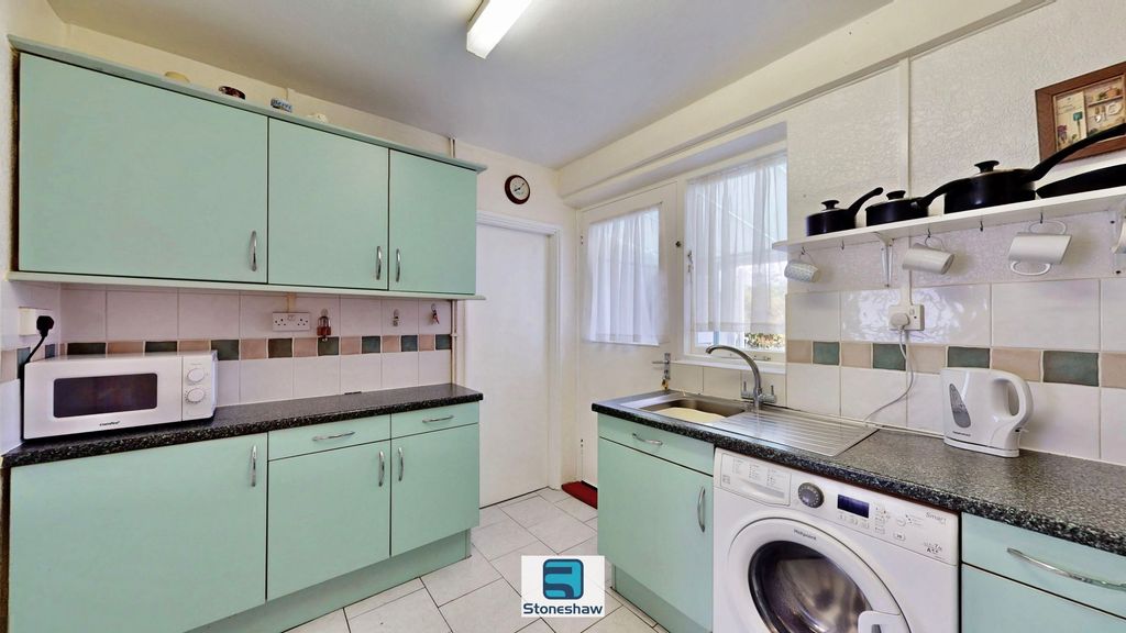 Property photo 3 of 24 Kitchen