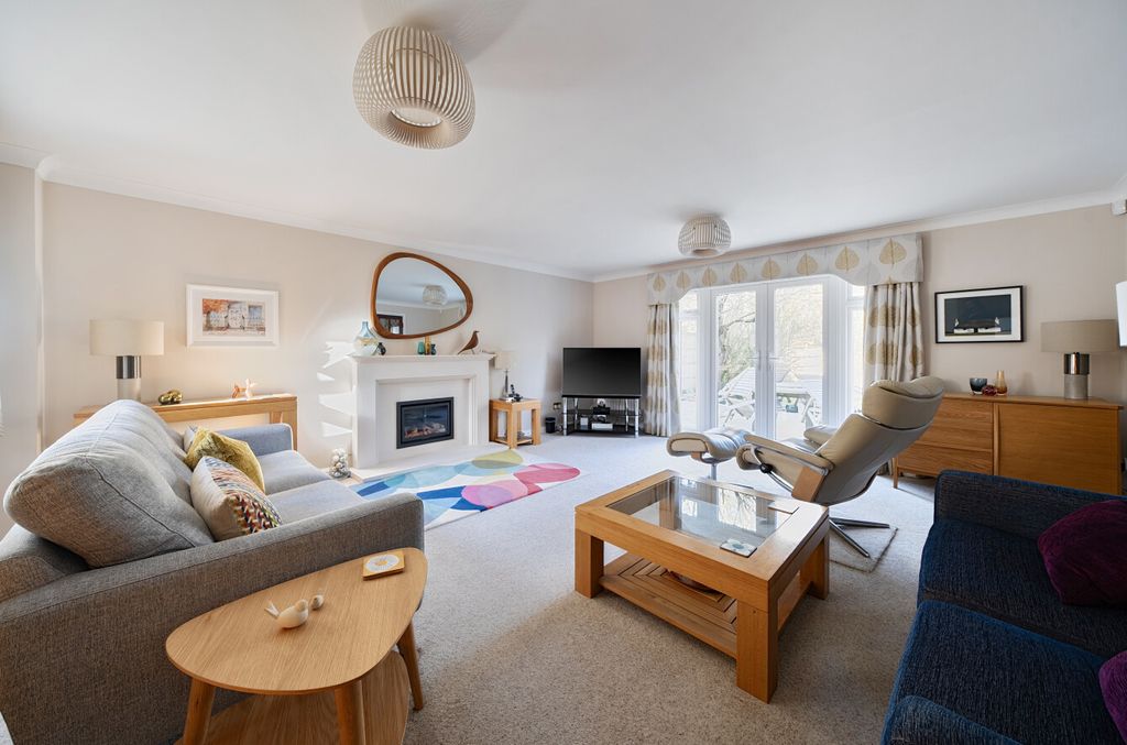 Property photo 3 of 18 1408904-23-699De9...