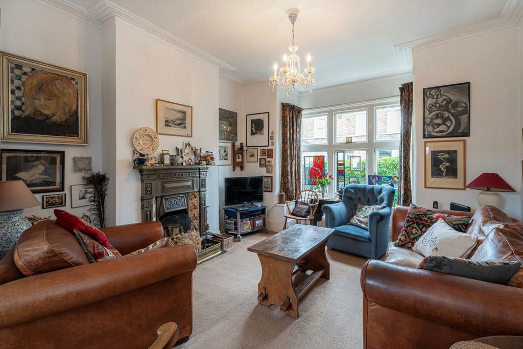 Property photo 2 of 6