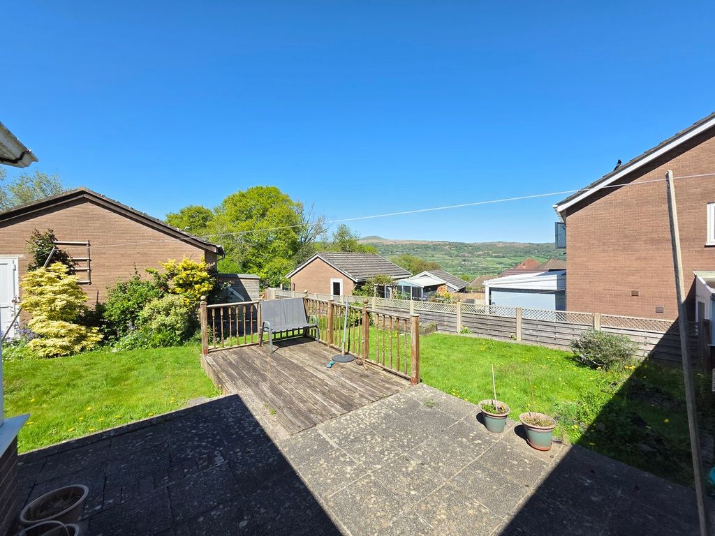 Property photo 3 of 23