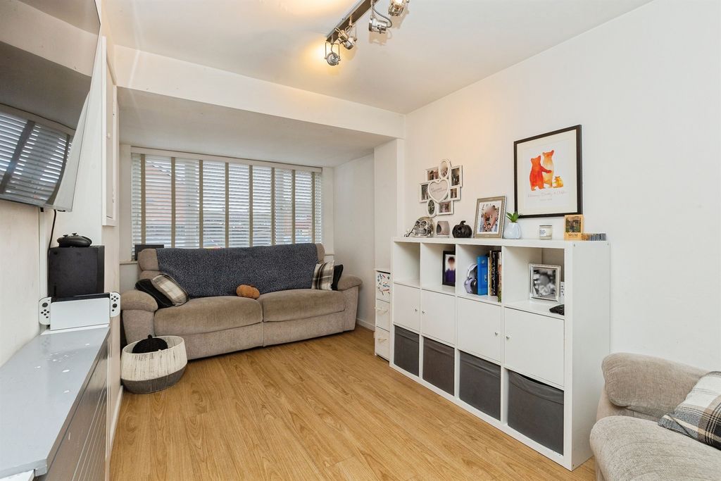 Property photo 2 of 15