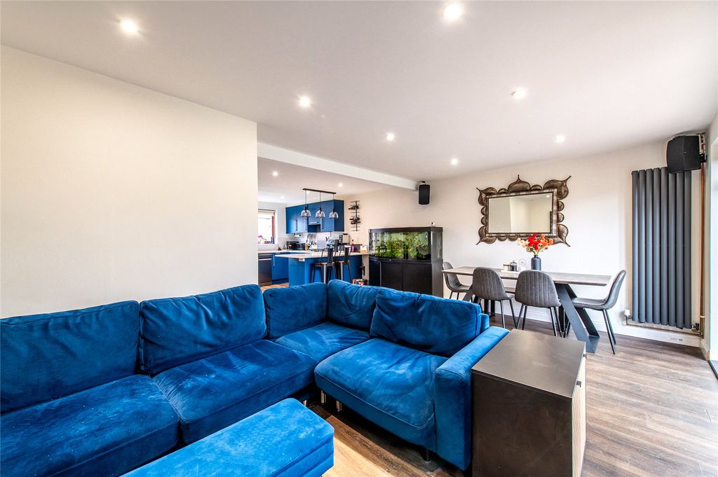 Property photo 3 of 31 Picture 3