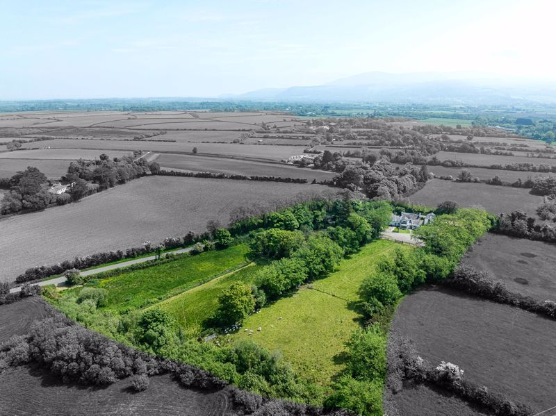Property photo 2 of 44 Ballachurry Beg