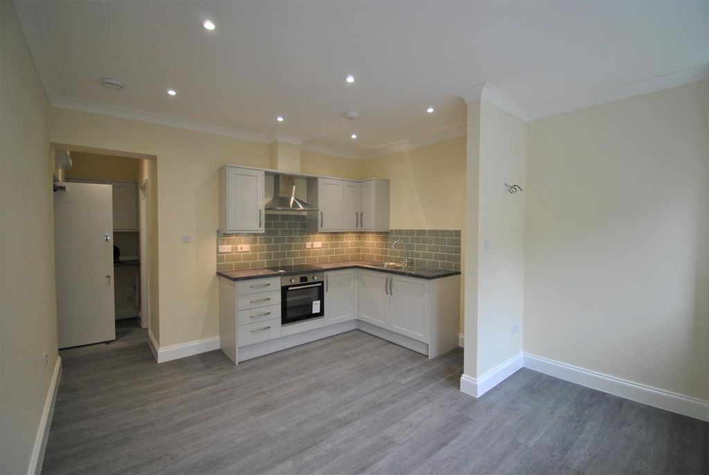 Property photo 1 of 4 Kitchen.Jpg