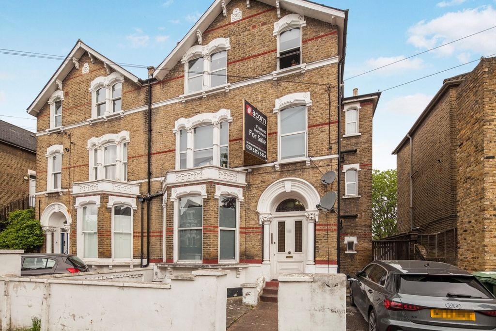 Property photo 1 of 10 External