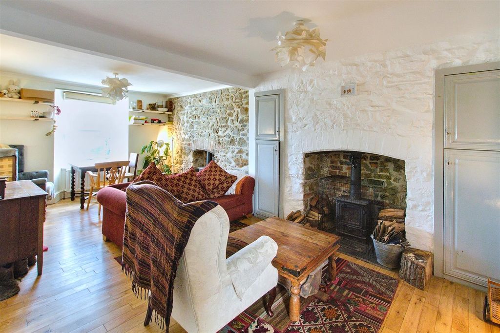Property photo 3 of 44 Lounge/Dining Room