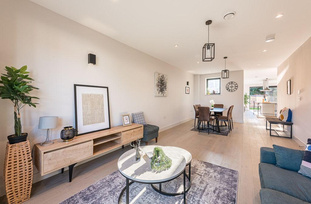 Property photo 3 of 23