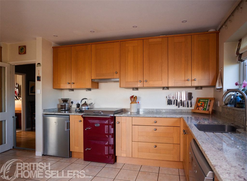 Property photo 3 of 32 Picture No. 30