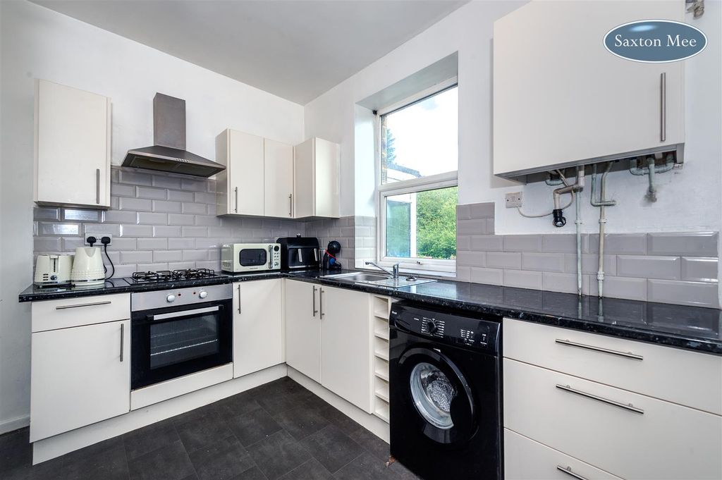 Property photo 3 of 17 Kit 1 A.Jpg