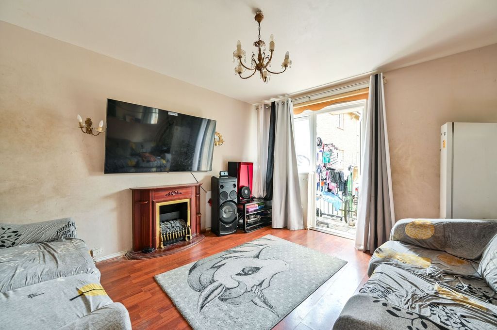 Property photo 2 of 7