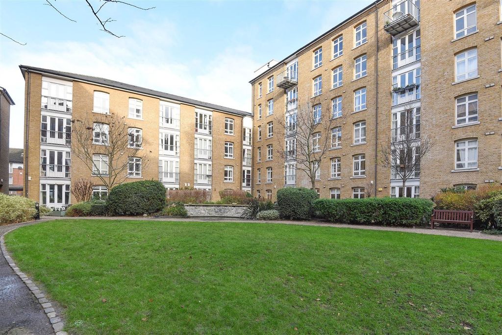 Property photo 1 of 19 Park Central Building