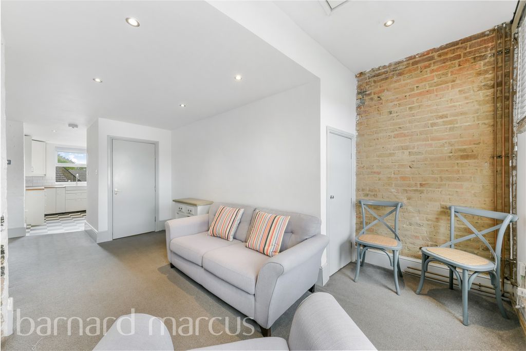 Property photo 3 of 8