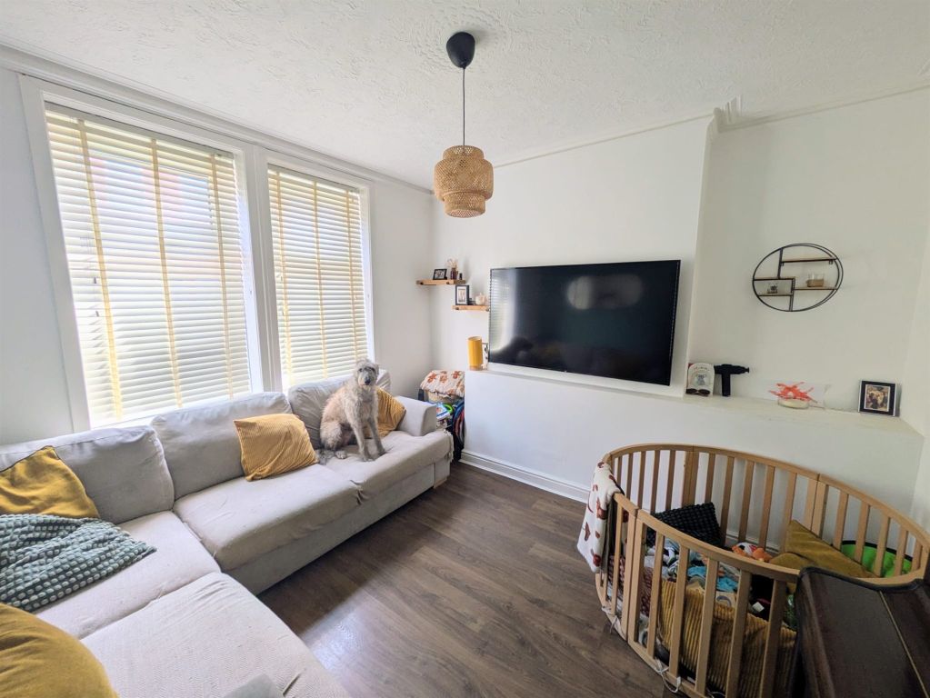 Property photo 2 of 12