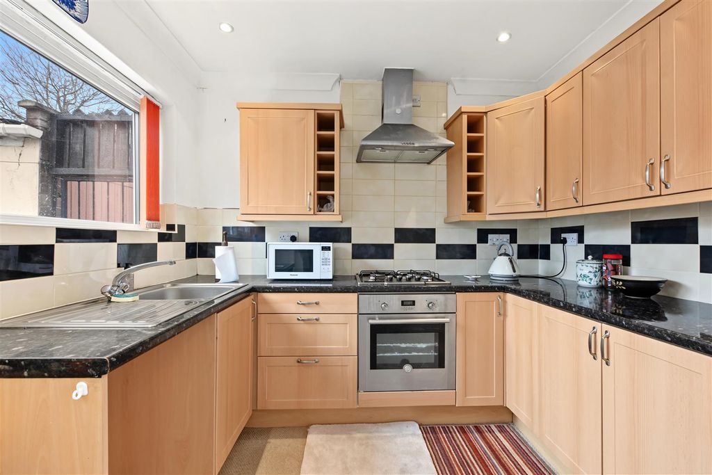 Property photo 2 of 11 Kitchen_2.Jpeg