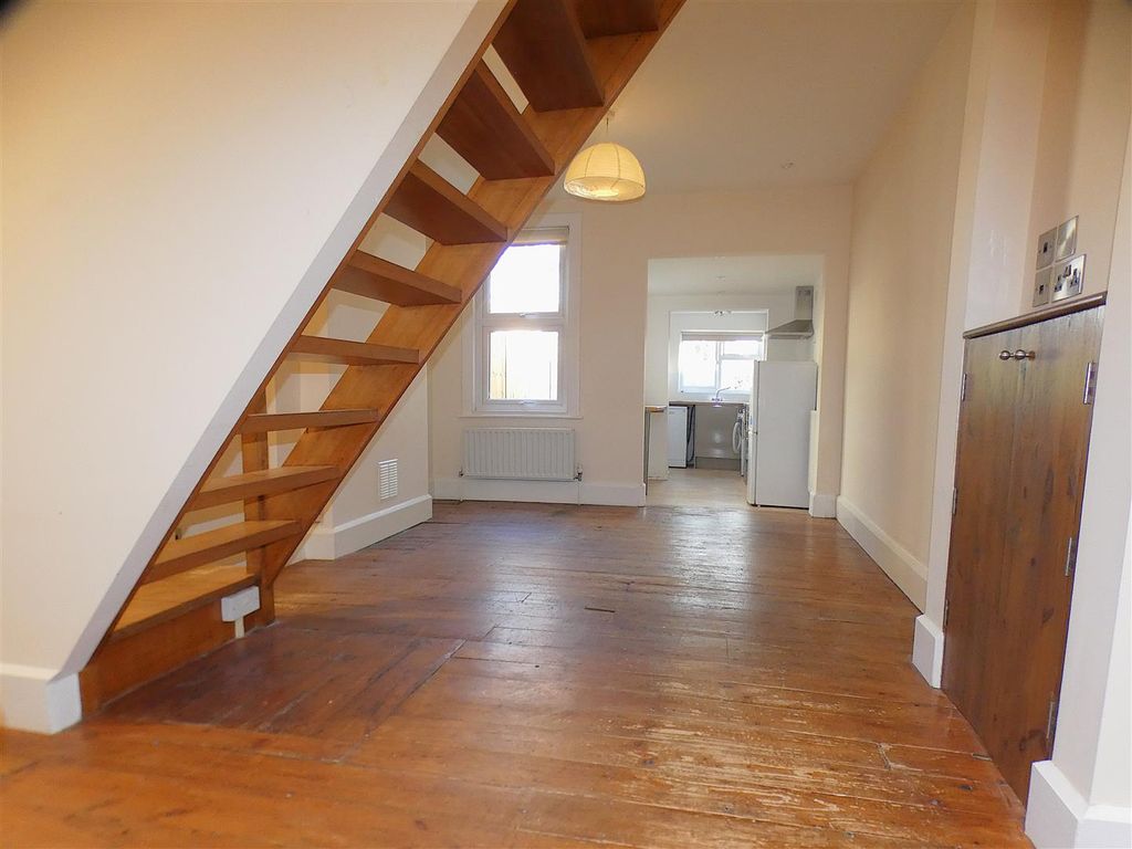 Property photo 2 of 7 P1060381.Jpg