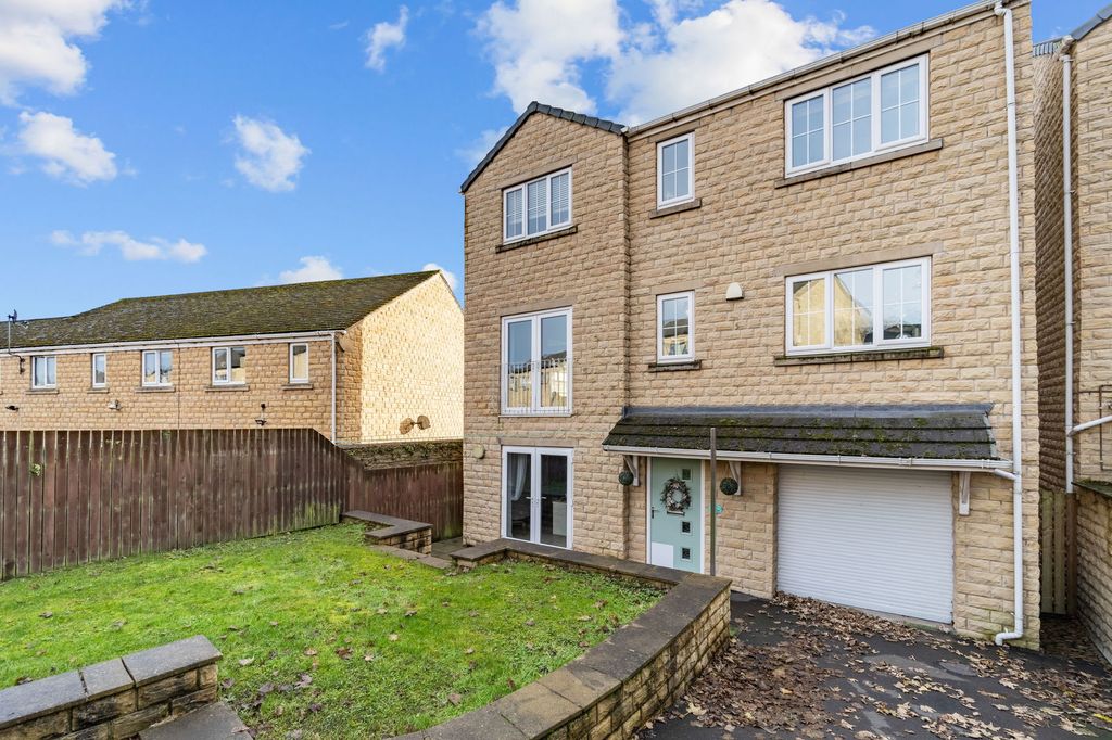 Property photo 1 of 26