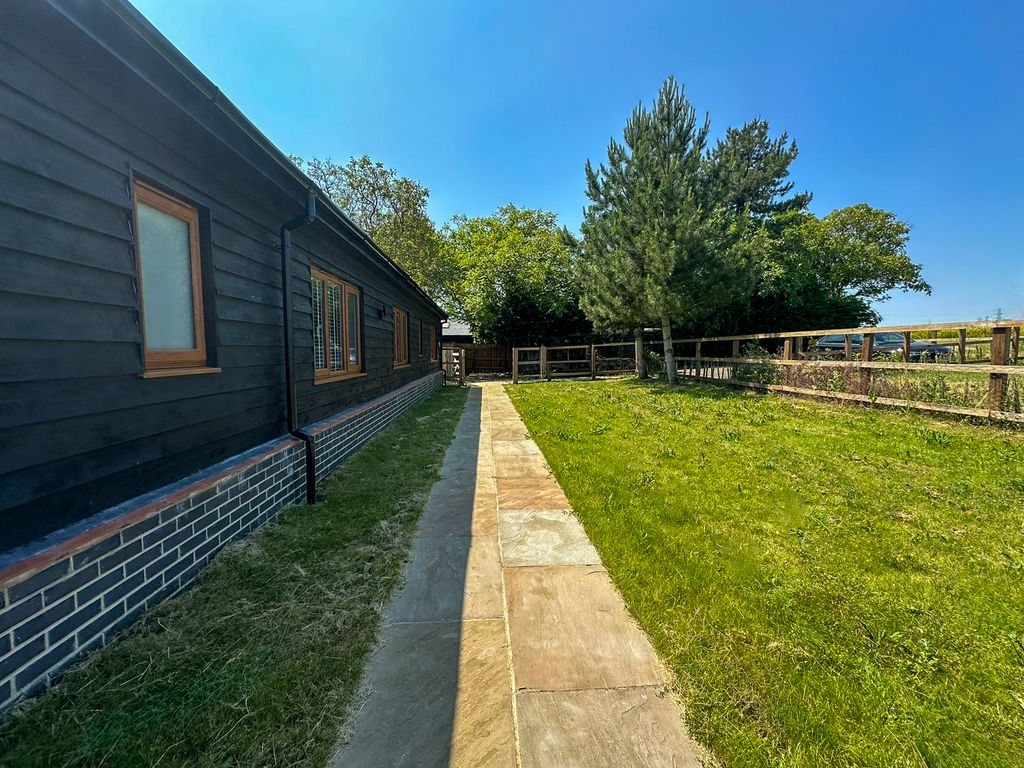 Property photo 2 of 33