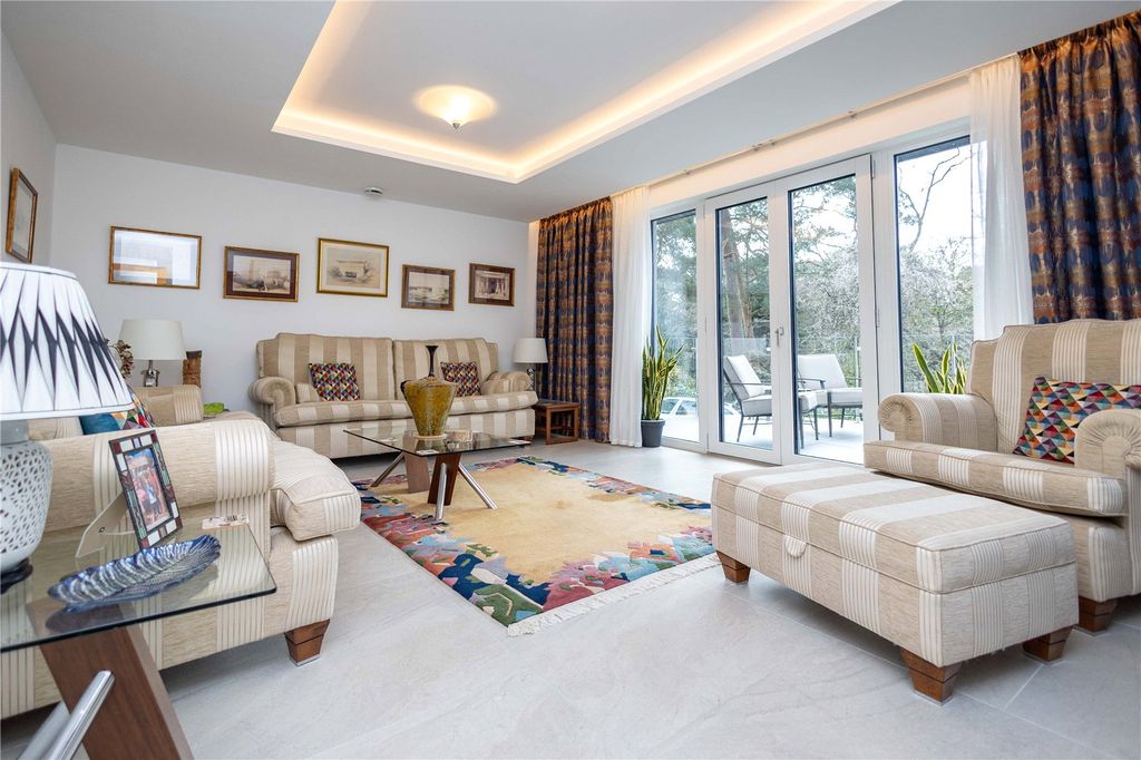 Property photo 3 of 43 Picture No. 61