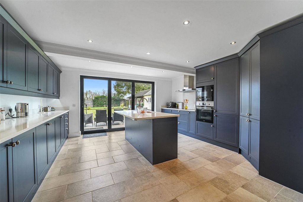 Property photo 3 of 26 Picture No. 17