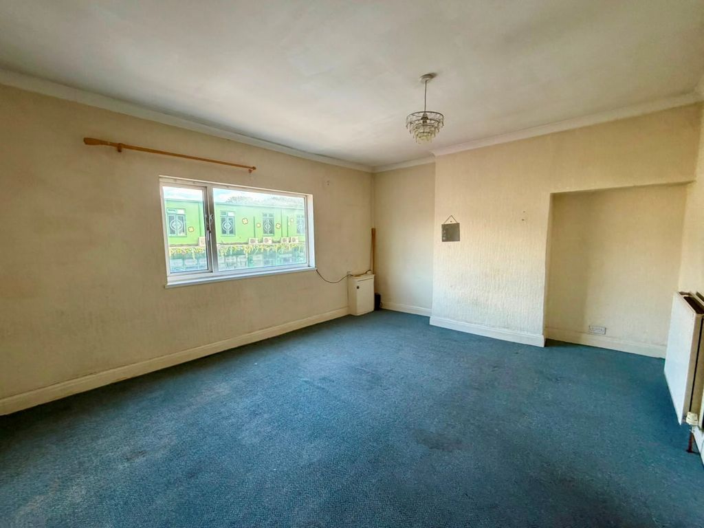 Property photo 2 of 6 Living Room