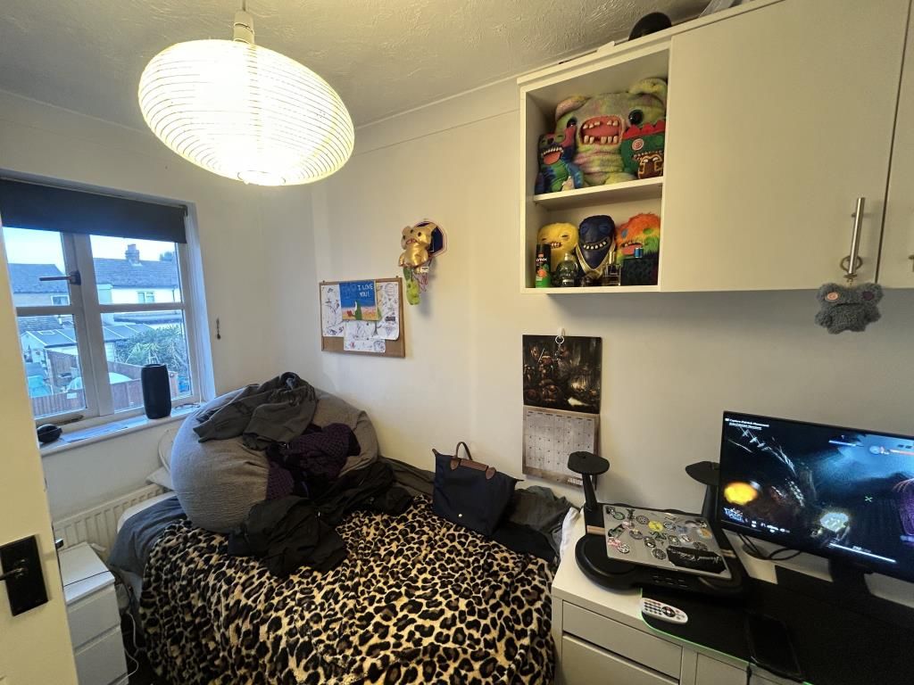 Property photo 2 of 8 Bedroom