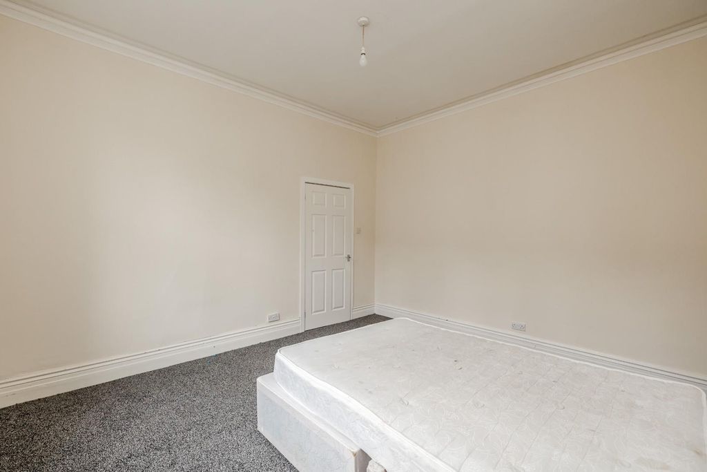 Property photo 3 of 10 Bedroom 1 Alternative View.Jpg