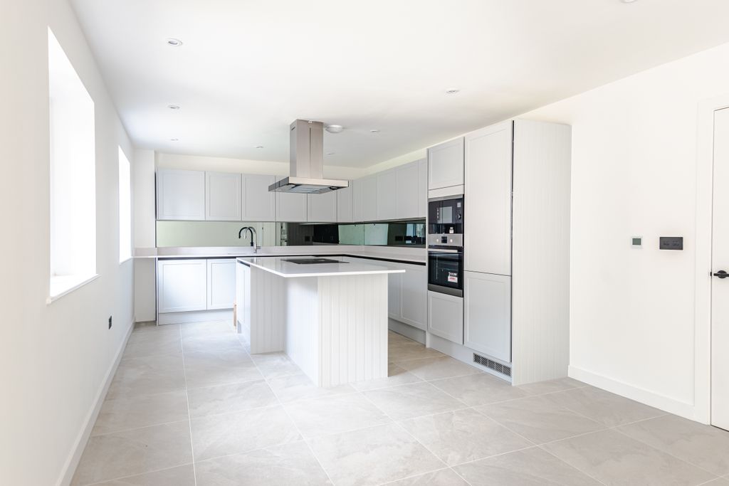 Property photo 3 of 22 Plotseven6