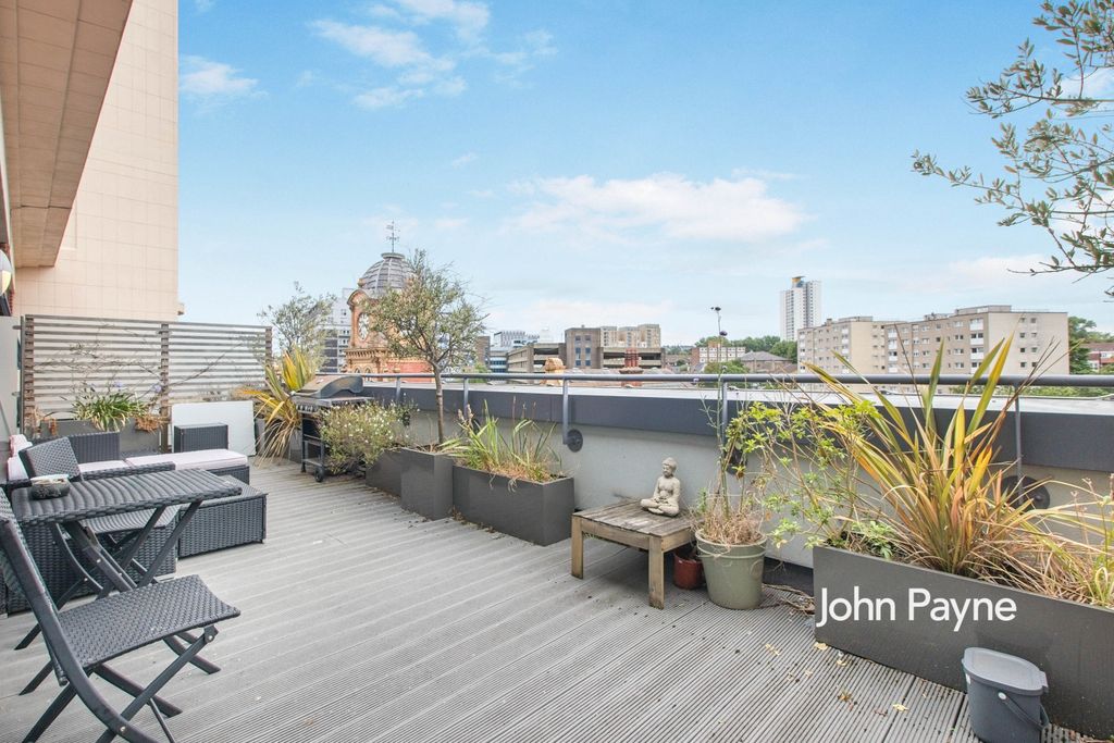 Property photo 1 of 10 Balcony