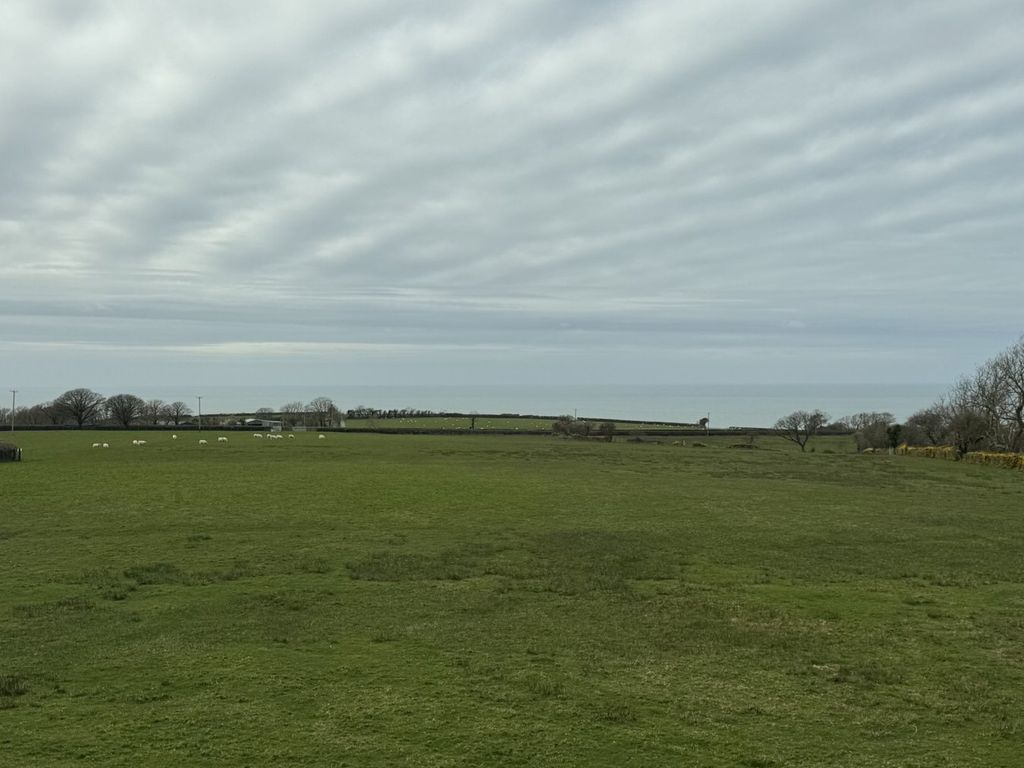 Property photo 3 of 39