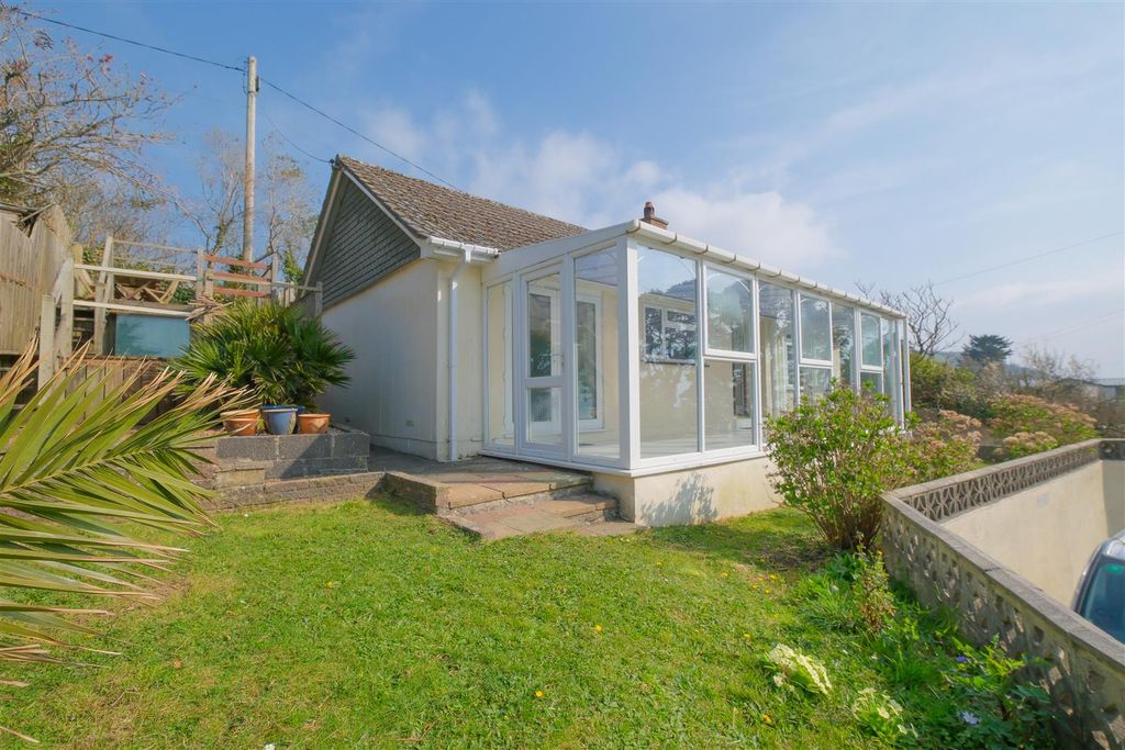 Property photo 1 of 18 Parry_Montreux_Photos-9.Jpg