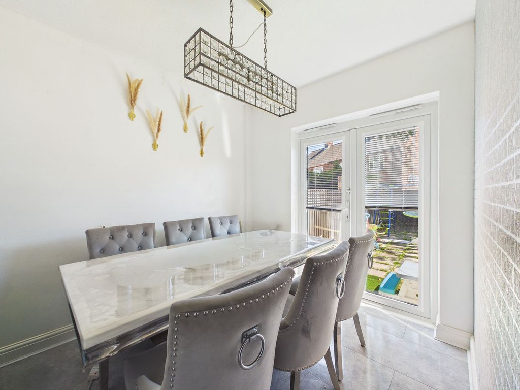Property photo 3 of 14 Dining Room