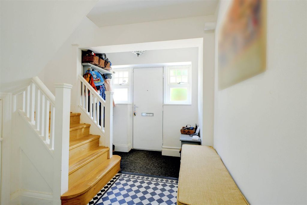 Property photo 3 of 40 Hallway_1.Jpeg