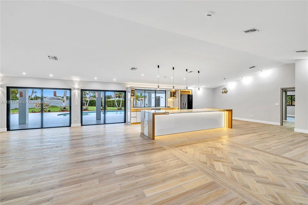 Property photo 3 of 48 <Alttext/>