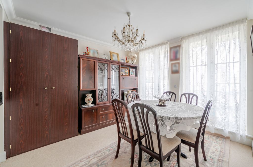 Property photo 3 of 14 1516077-19-1A0630...