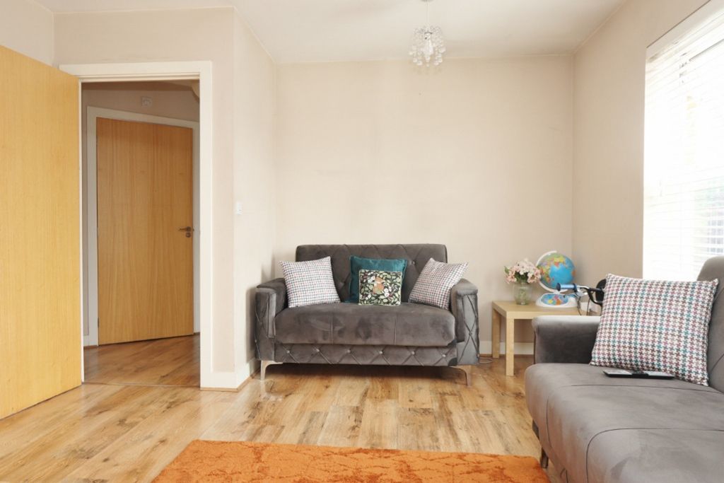 Property photo 3 of 11
