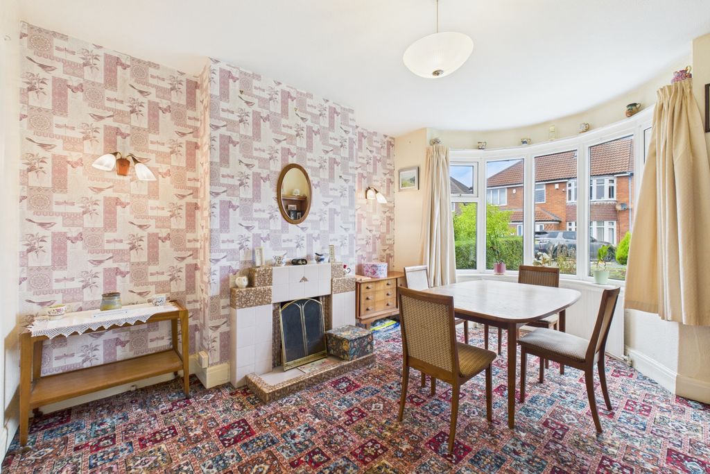 Property photo 2 of 13 Cavendish Grove -Dining Room