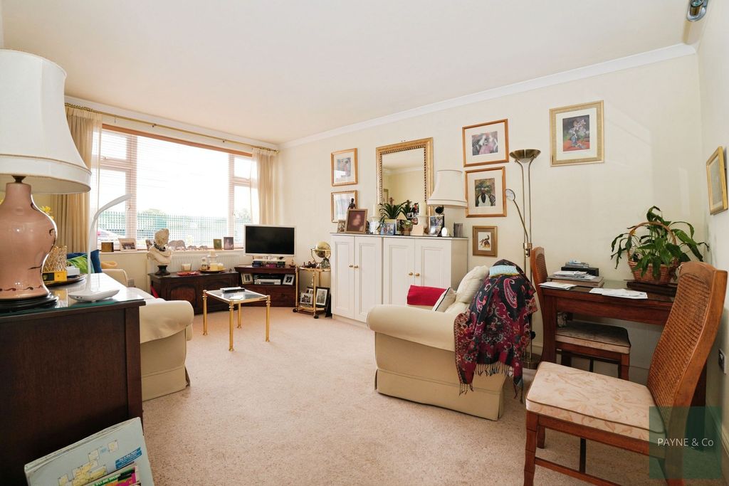 Property photo 3 of 11