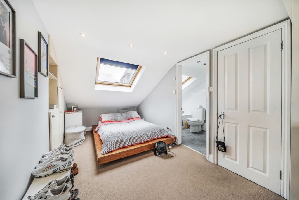 Property photo 3 of 7 1002834 (6)
