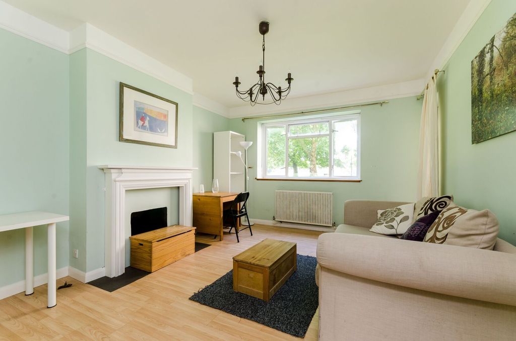 Property photo 1 of 5