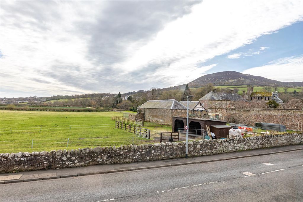 Property photo 2 of 19 The Gate House Abbey Mill Park Melrose 08.Jpg