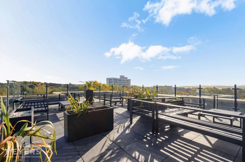 Property photo 2 of 11 Rooftop Area