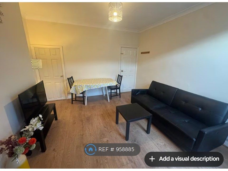 Property photo 1 of 6 Living Room
