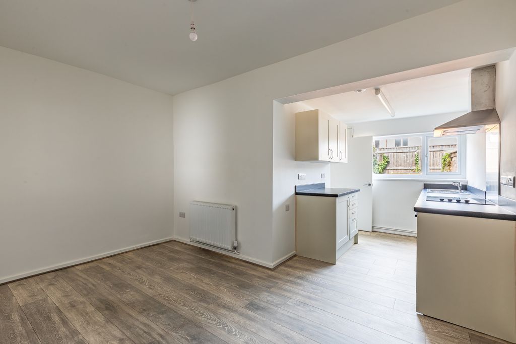 Property photo 2 of 18 Photo 6