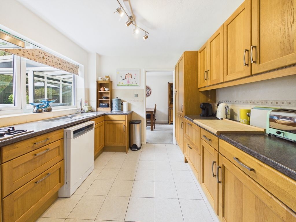 Property photo 3 of 30 Kitchen