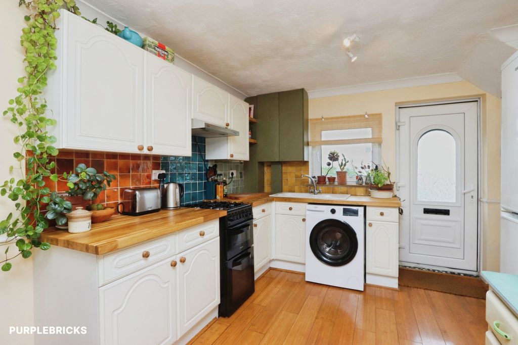 Property photo 3 of 17