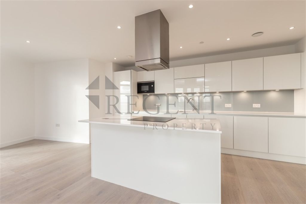 Property photo 3 of 10 Kitchen
