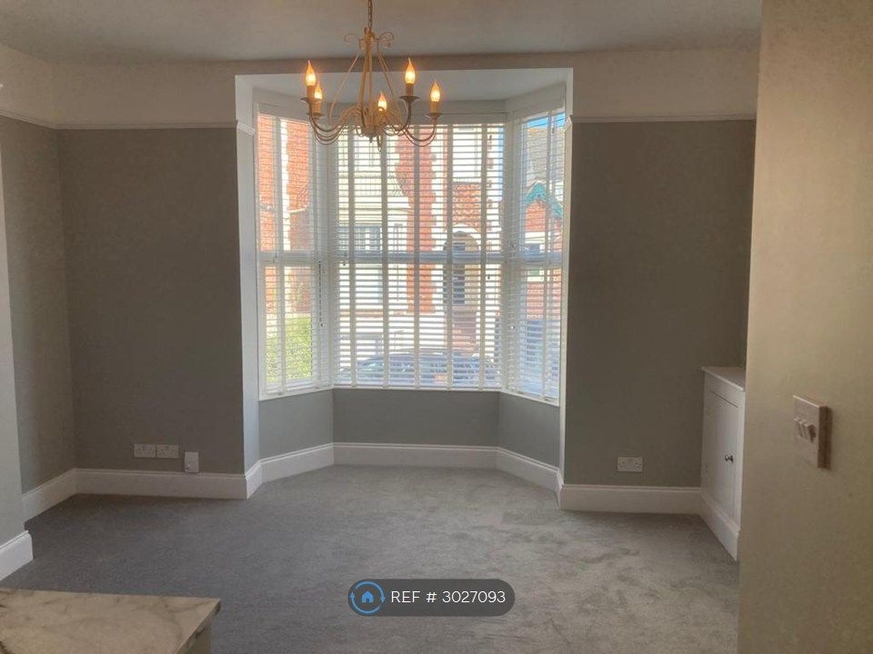 Property photo 1 of 8 Sitting Room