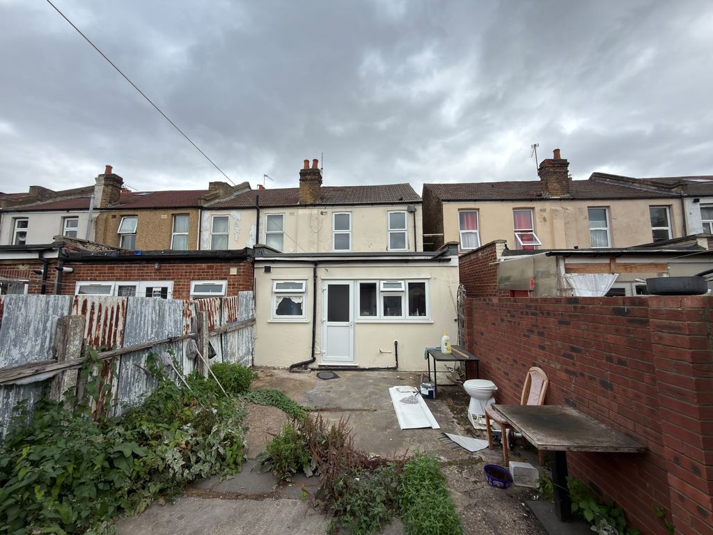 Property photo 2 of 19 Whatsapp Image 2026-09-19 At 12.35.55 (1)