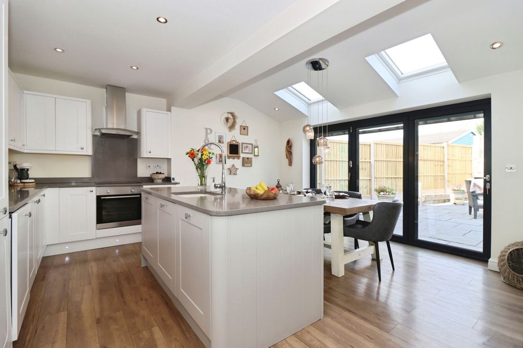 Property photo 3 of 21 Pbox-Img.Jpg